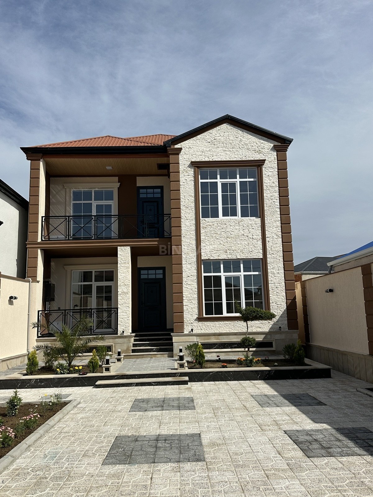 Satılır 6 otaqlı həyət evi 220 m² — Bakı 6 otaq 220.00 m²