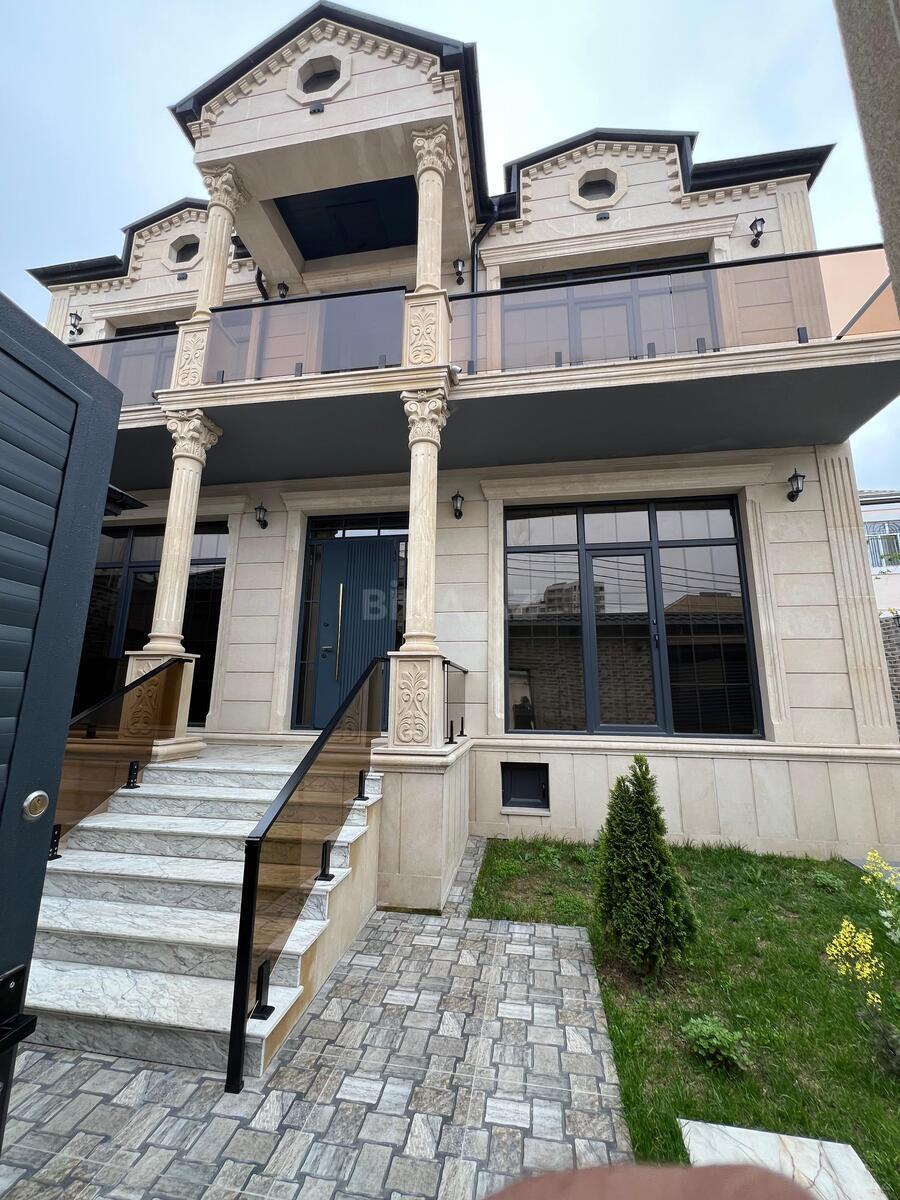 Satılır 5 otaqlı həyət evi 200 m² — Bakı, Qaraçuxur 5 otaq 200.00 m²