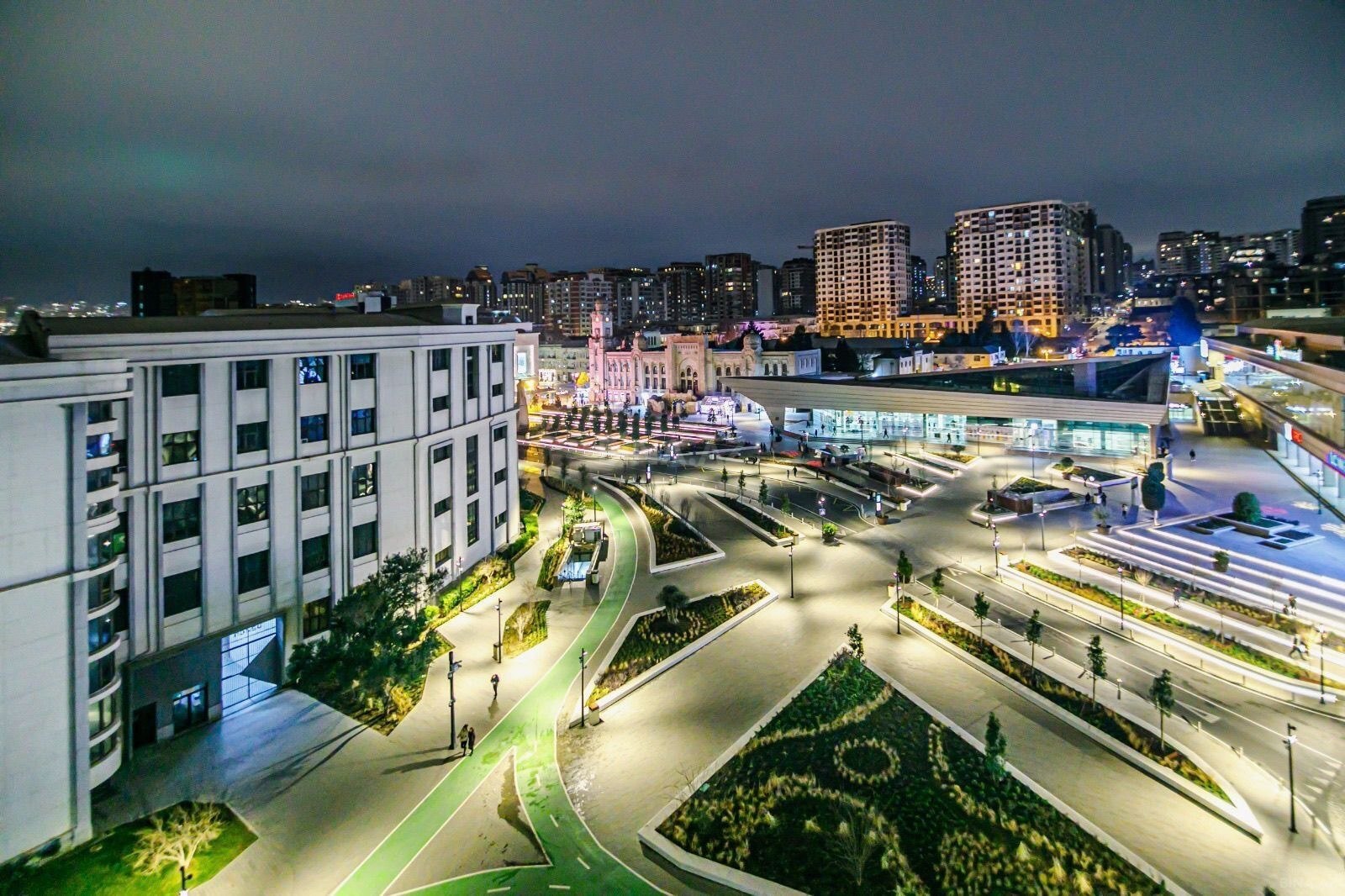 Kirayə verilir 3 otaqlı mənzil 136 m² — Bakı 3 otaq 136.00 m²