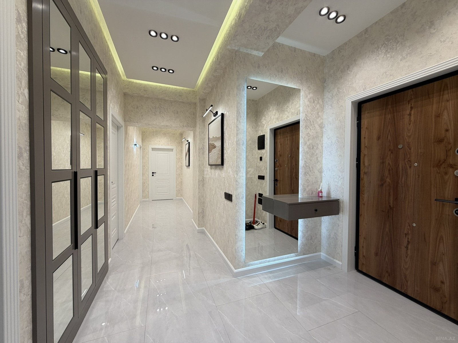 Satılır 3 otaqlı mənzil 92 m² — Bakı, Həzi Aslanov qəs. 3 otaq 92.00 m²