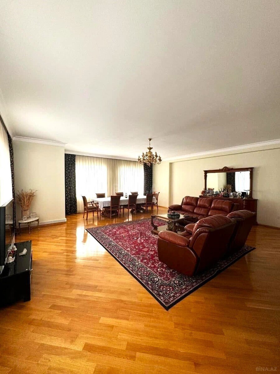 Satılır 4 otaqlı mənzil 190 m² — Bakı 4 otaq 190.00 m²