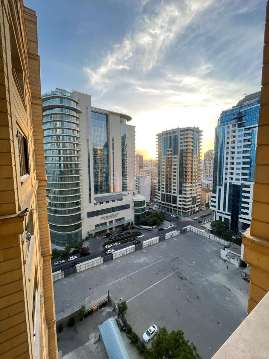 Kirayə verilir 3 otaqlı mənzil 130 m² — Bakı 3 otaq 130.00 m²