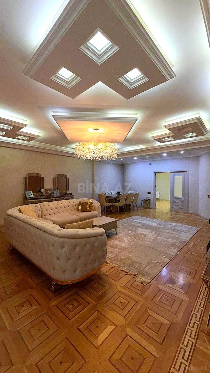 Satılır 4 otaqlı mənzil 247.5 m² — Bakı 4 otaq 247.50 m²