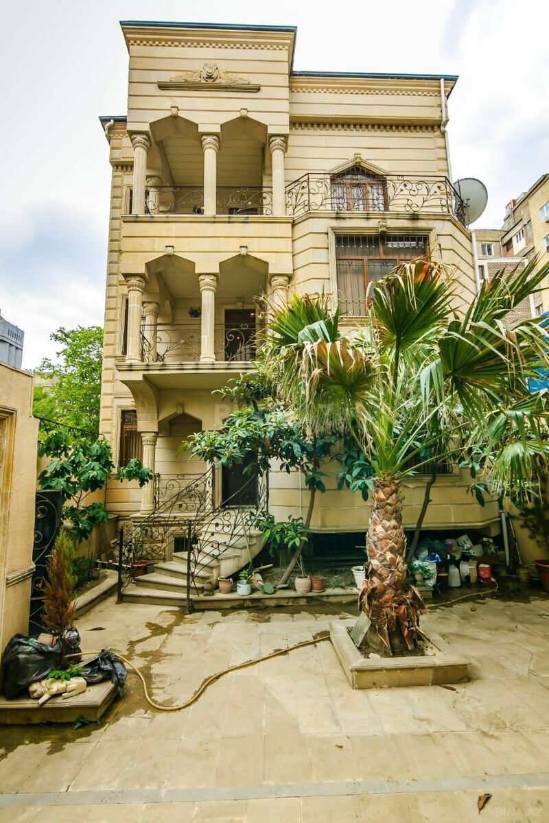Kirayə verilir 6 otaqlı həyət evi 450 m² — Bakı 6 otaq 450.00 m²