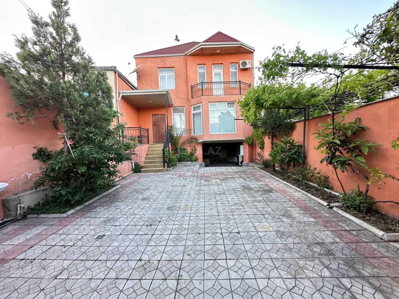 Satılır 6 otaqlı həyət evi 360 m² — Bakı, Qaraçuxur 6 otaq 360.00 m²