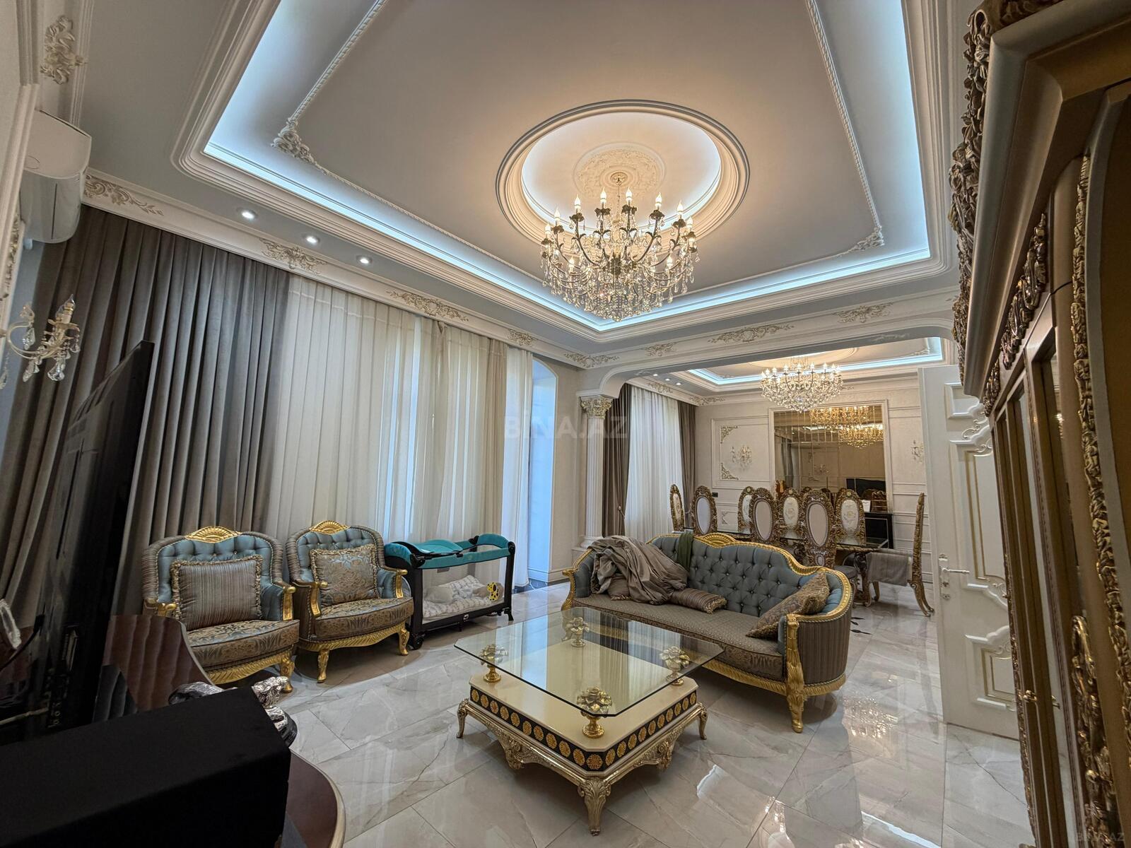 Satılır 4 otaqlı mənzil 215 m² — Bakı, Sahil qəs. 4 otaq 215.00 m²