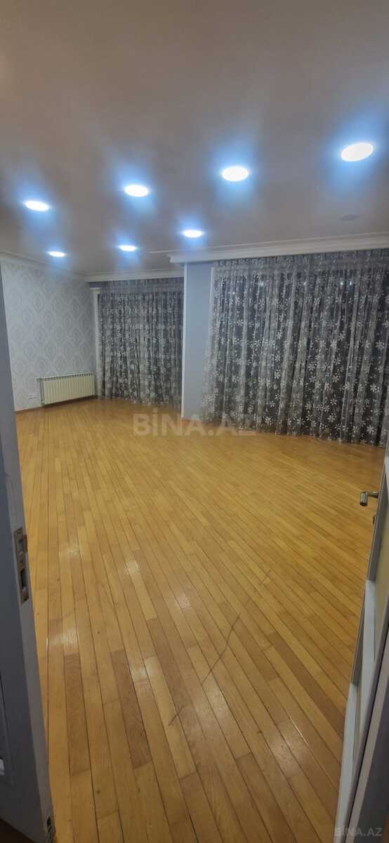 Satılır 3 otaqlı mənzil 140 m² — Bakı 3 otaq 140.00 m²