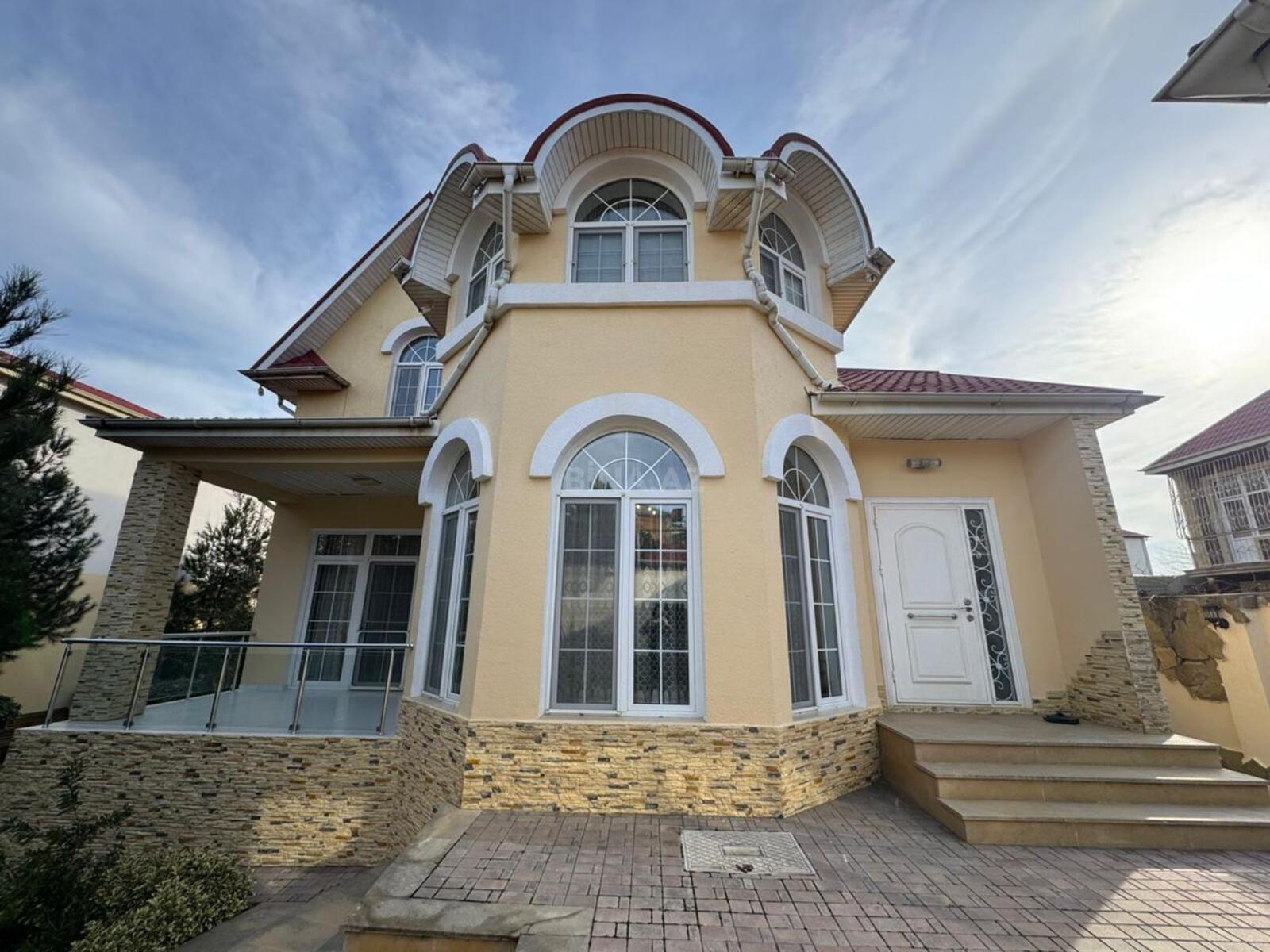 Satılır 5 otaqlı həyət evi 300 m² — Bakı, Badamdar 5 otaq 300.00 m²