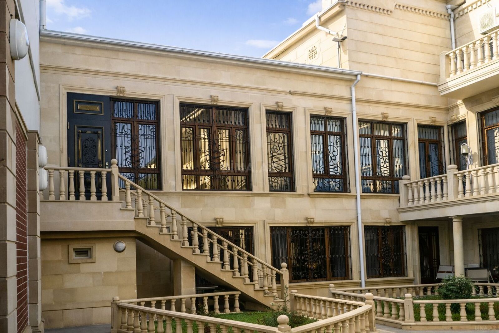 Satılır 10 otaqlı həyət evi 450 m² — Bakı, Nəsimi 10 otaq 450.00 m²