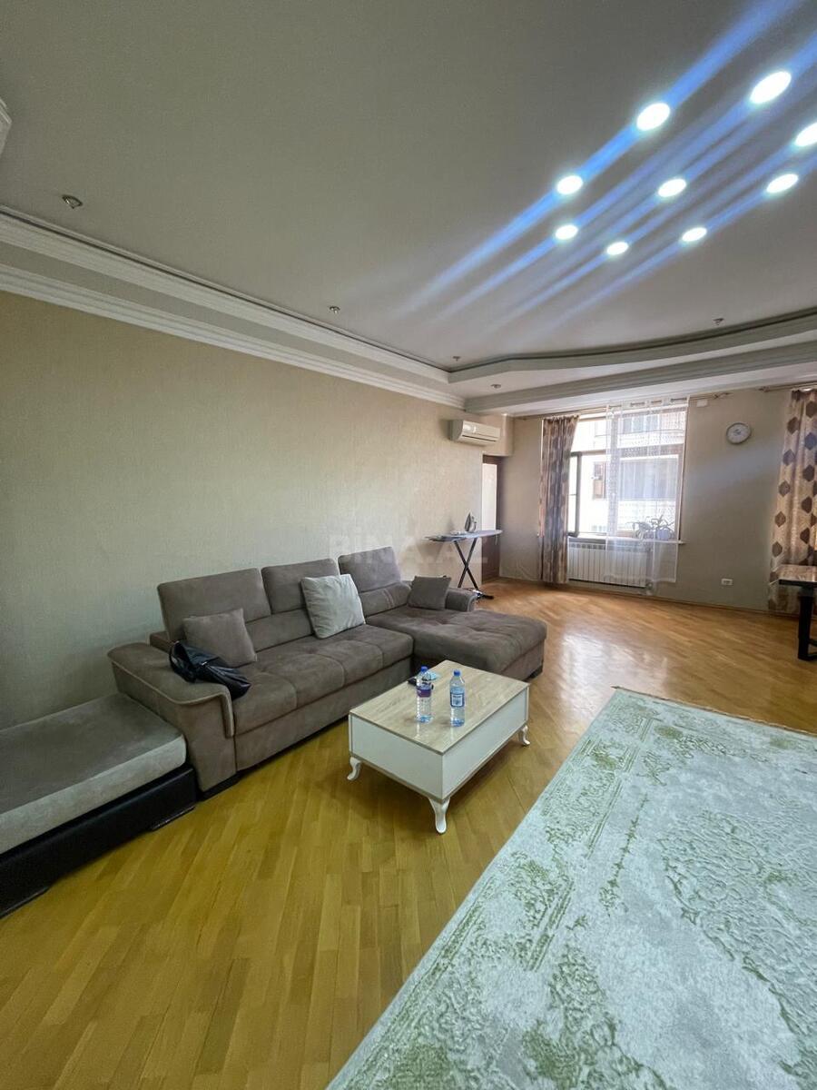 Kirayə verilir 3 otaqlı mənzil 145 m² — Bakı 3 otaq 145.00 m²