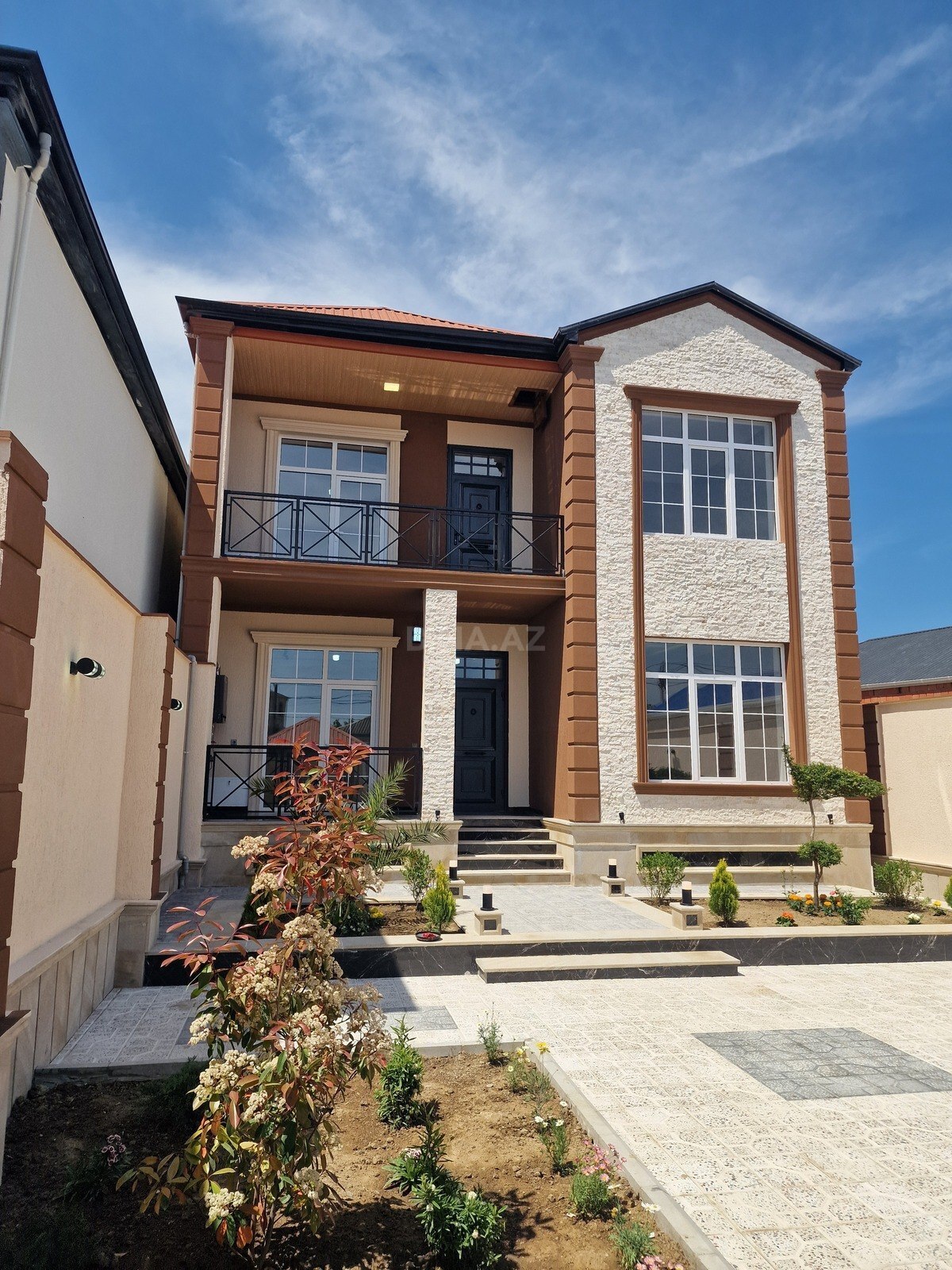 Satılır 6 otaqlı həyət evi 218 m² — Bakı 6 otaq 218.00 m²