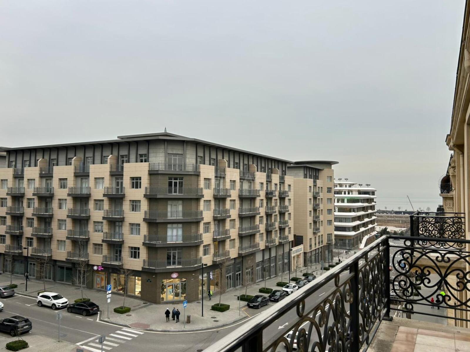 Kirayə verilir 3 otaqlı ofis 145 m² — Bakı 3 otaq 145.00 m²