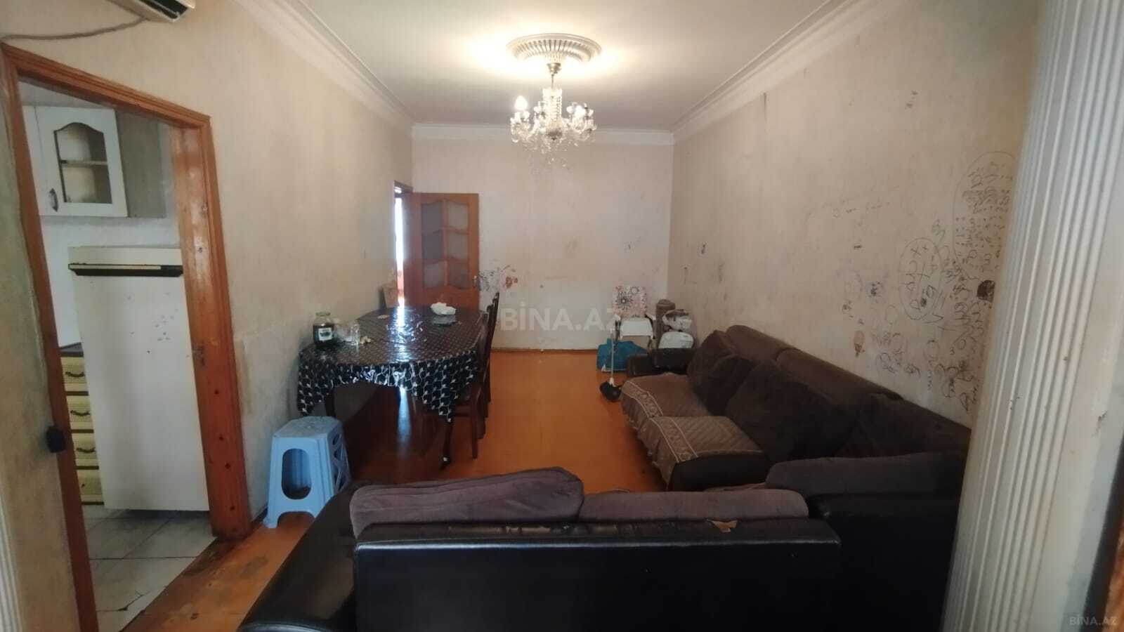 Satılır 3 otaqlı mənzil 70 m² — Bakı, Memar Əcəmi yanı 3 otaq 70.00 m²