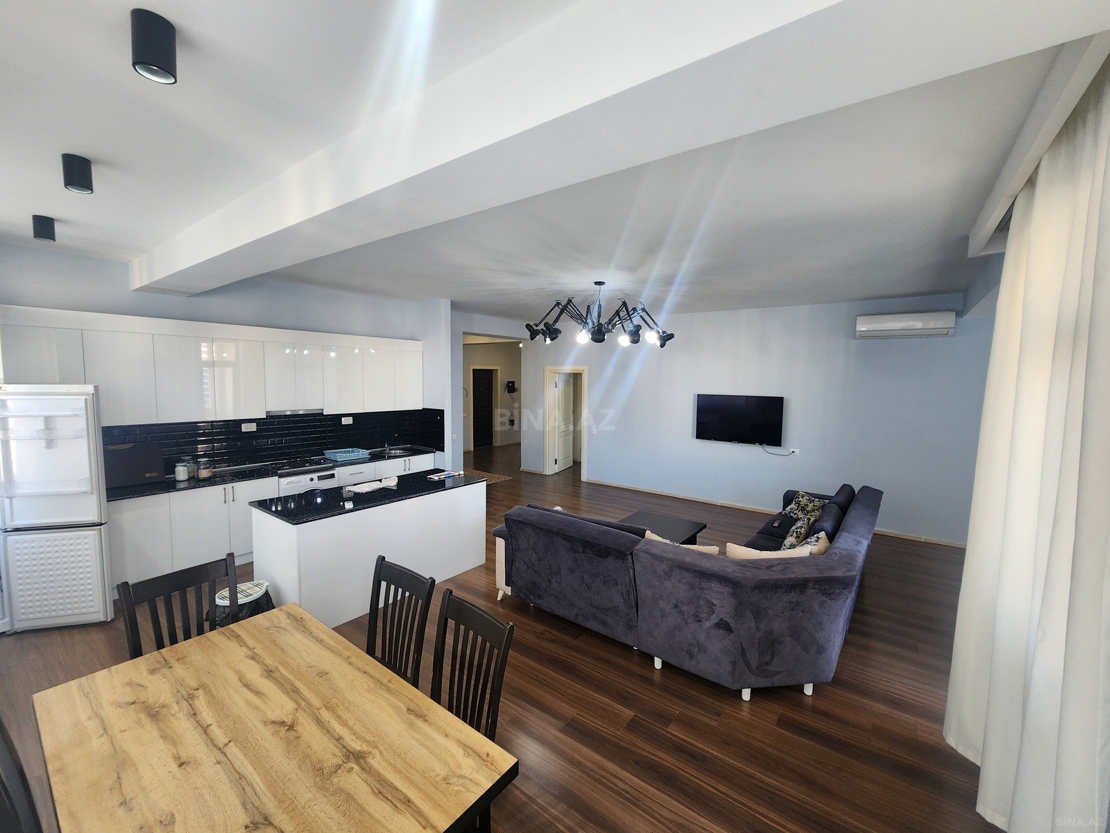 Satılır 4 otaqlı mənzil 160 m² — Bakı 4 otaq 160.00 m²