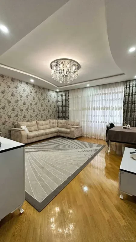 Kirayə verilir 4 otaqlı mənzil 130 m²