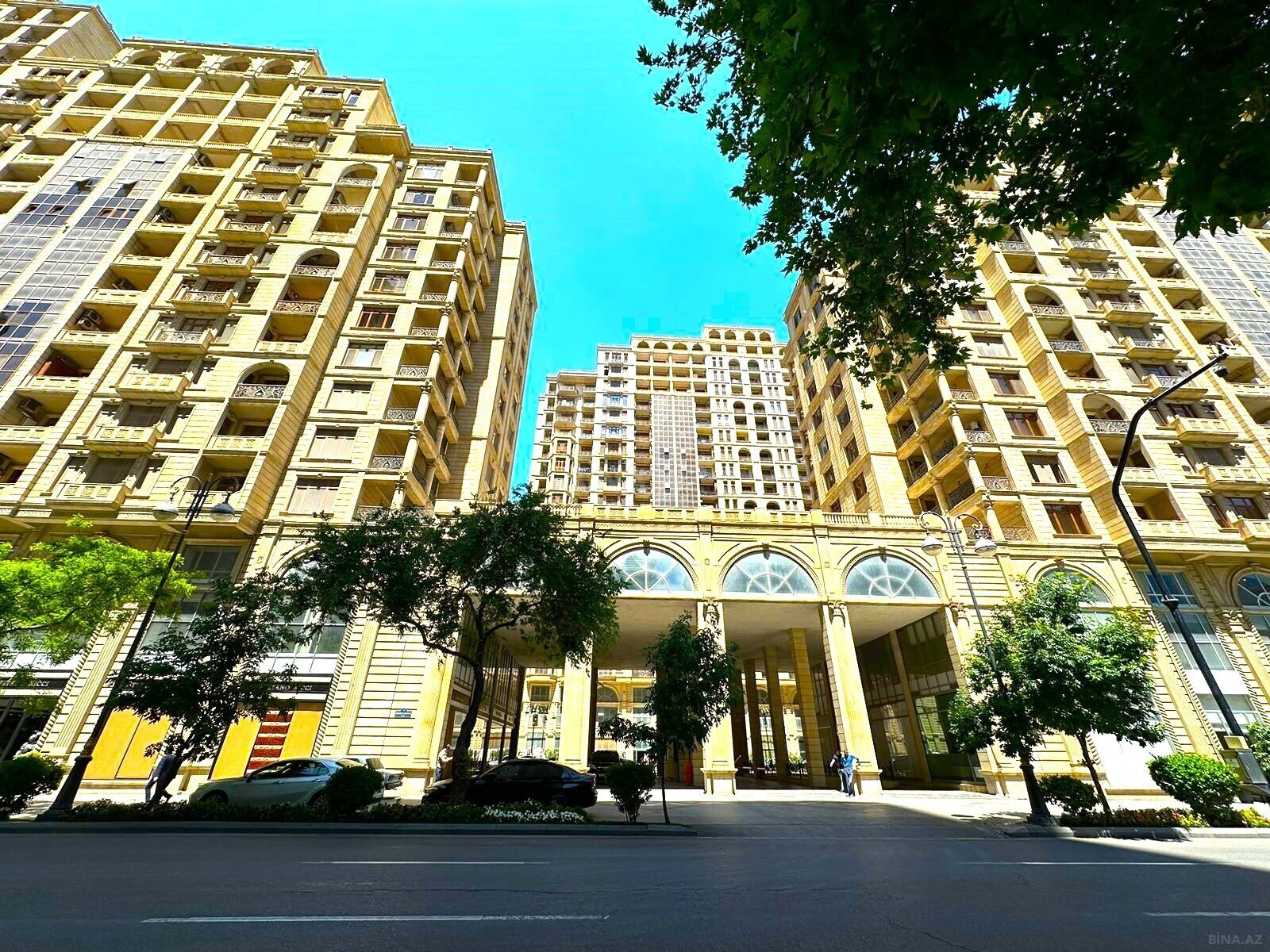 Satılır 4 otaqlı mənzil 210 m² — Bakı 4 otaq 210.00 m²