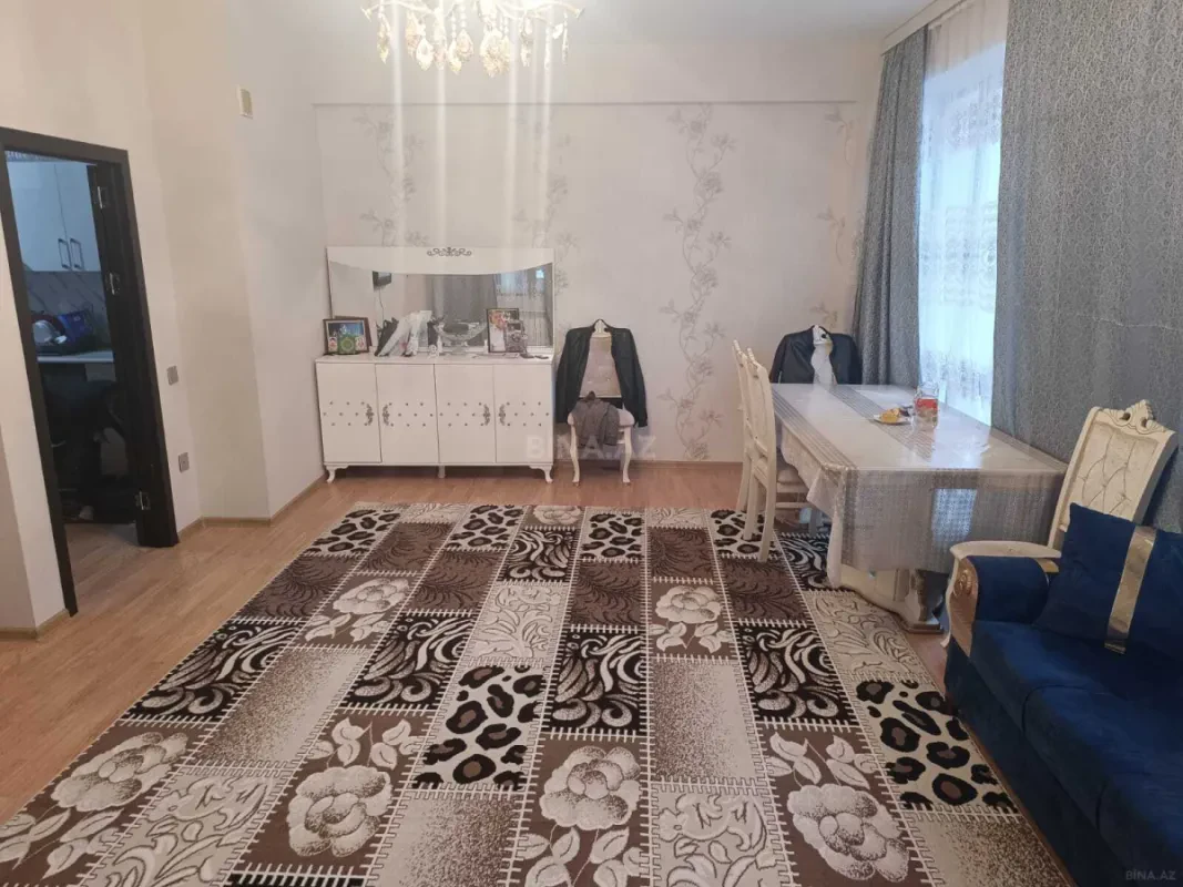 Satılır 2 otaqlı mənzil 82 m²