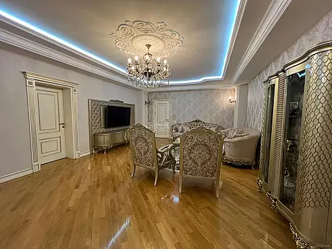 Satılır 4 otaqlı mənzil 215 m² — Bakı, Nərimanov 4 otaq 215.00 m²