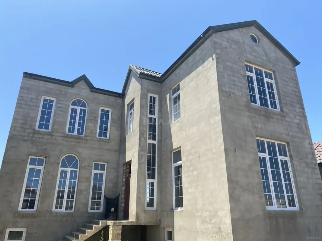 Satılır 5 otaqlı həyət evi 140 m²