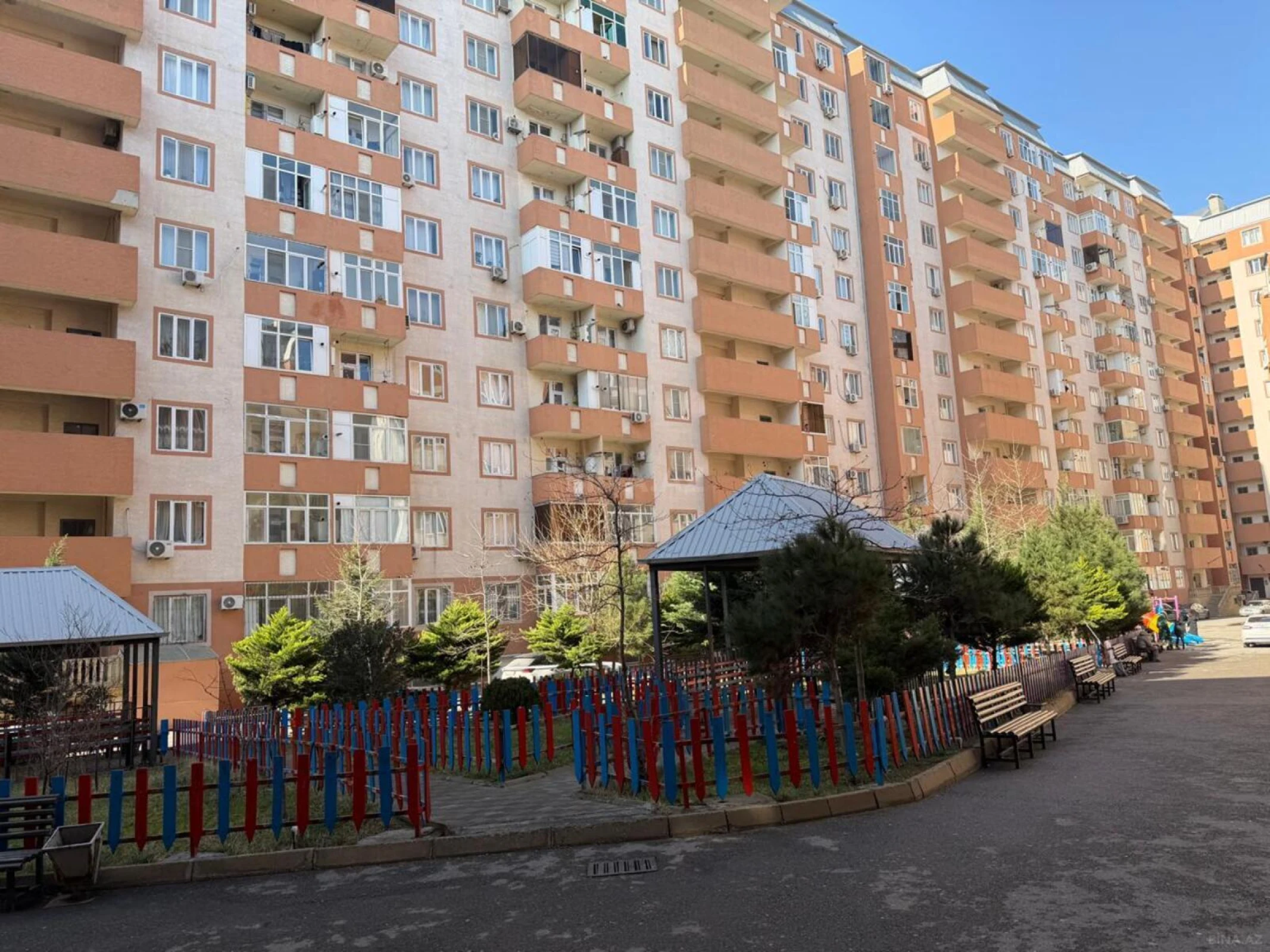 Satılır 2 otaqlı mənzil 70 m²