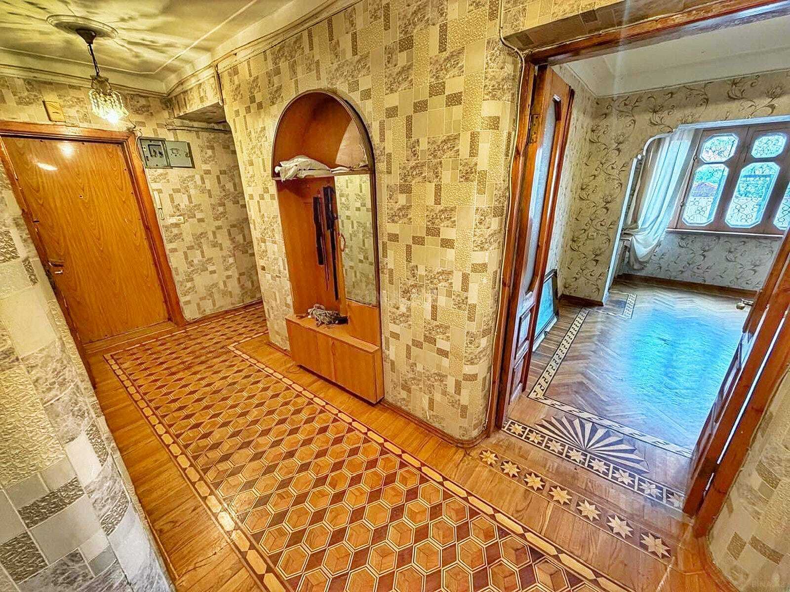 Satılır 4 otaqlı mənzil 100 m² — Bakı 4 otaq 100.00 m²