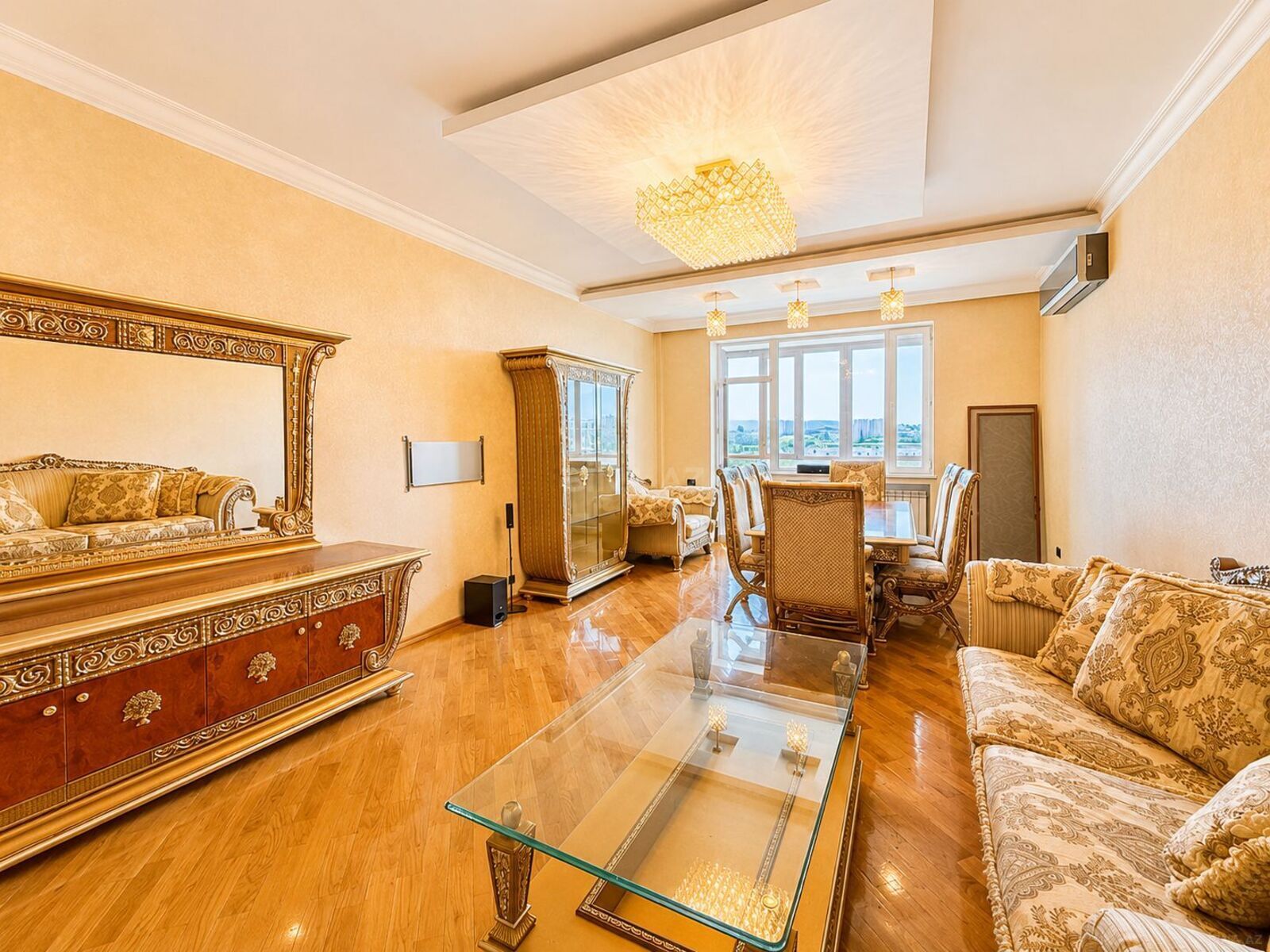 Satılır 3 otaqlı mənzil 145 m² — Bakı 3 otaq 145.00 m²