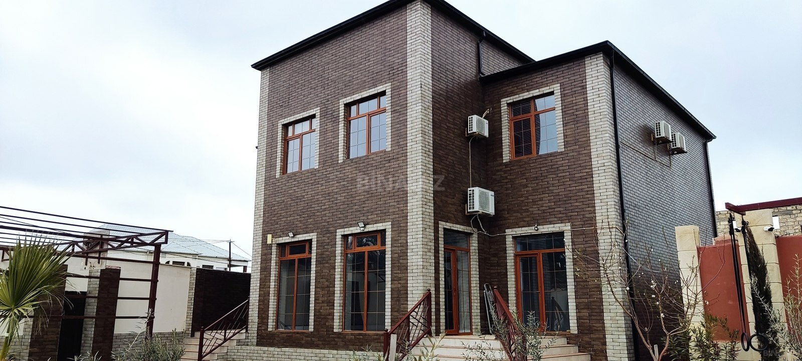Kirayə verilir 7 otaqlı həyət evi 370 m² — Bakı, Mərdəkan 7 otaq 370.00 m²