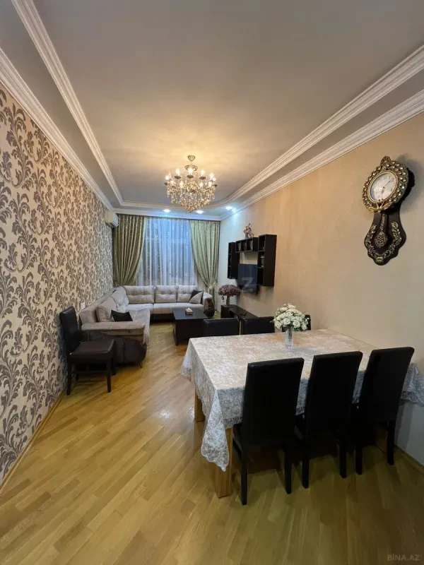 Satılır 4 otaqlı mənzil 140 m²
