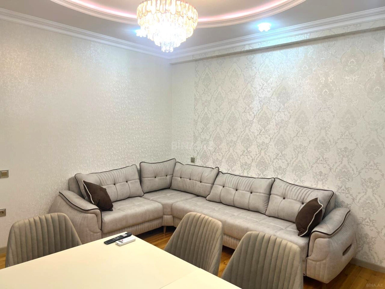 Kirayə verilir 2 otaqlı mənzil 77 m² — Bakı, Bakıxanov 2 otaq 77.00 m²