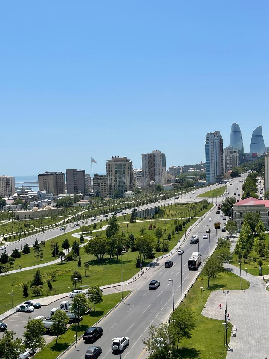Kirayə verilir 4 otaqlı mənzil 200 m² — Bakı, Sahil qəs. 4 otaq 200.00 m²