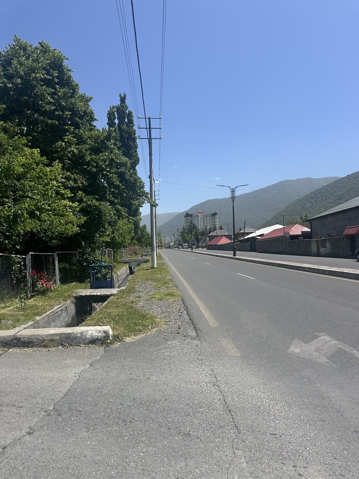 Satılır torpaq sahəsi 10 m² — Qax 10.00 m²