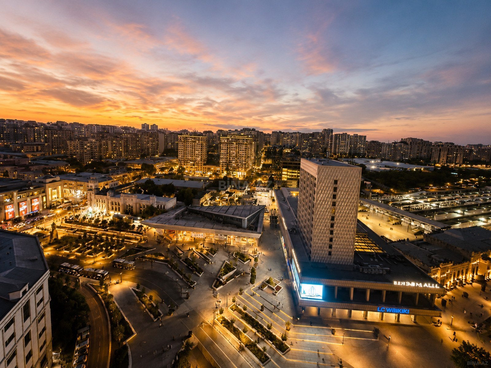 Satılır 6 otaqlı mənzil 250 m² — Bakı 6 otaq 250.00 m²