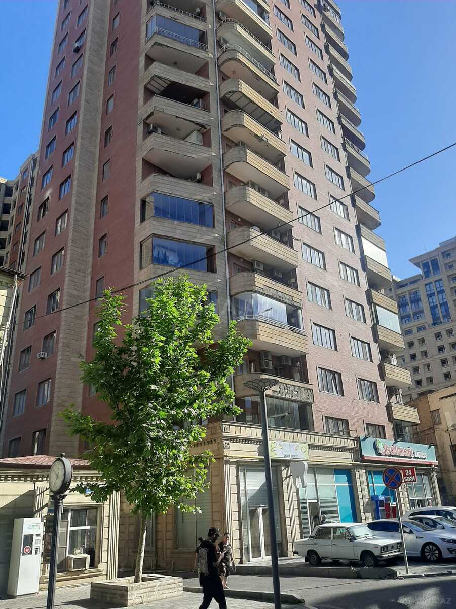 Satılır 3 otaqlı mənzil 120 m² — Bakı, Nizami 3 otaq 120.00 m²