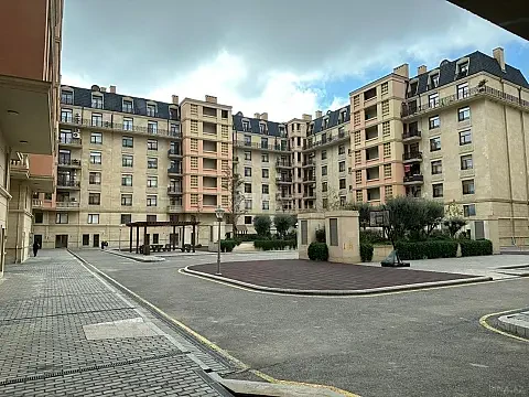 Satılır 3 otaqlı mənzil 138 m² — Bakı 3 otaq 138.00 m²