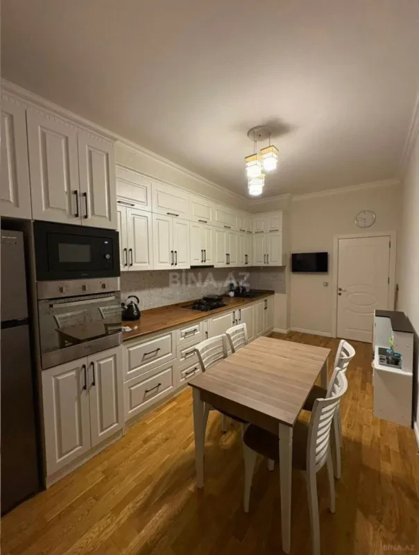 Satılır 3 otaqlı mənzil 105 m²