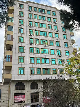 Satılır 4 otaqlı mənzil 140 m² — Bakı, Memar Əcəmi yanı 4 otaq 140.00 m²