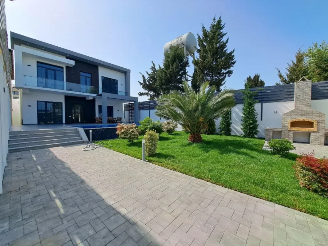 Satılır 5 otaqlı həyət evi 250 m²