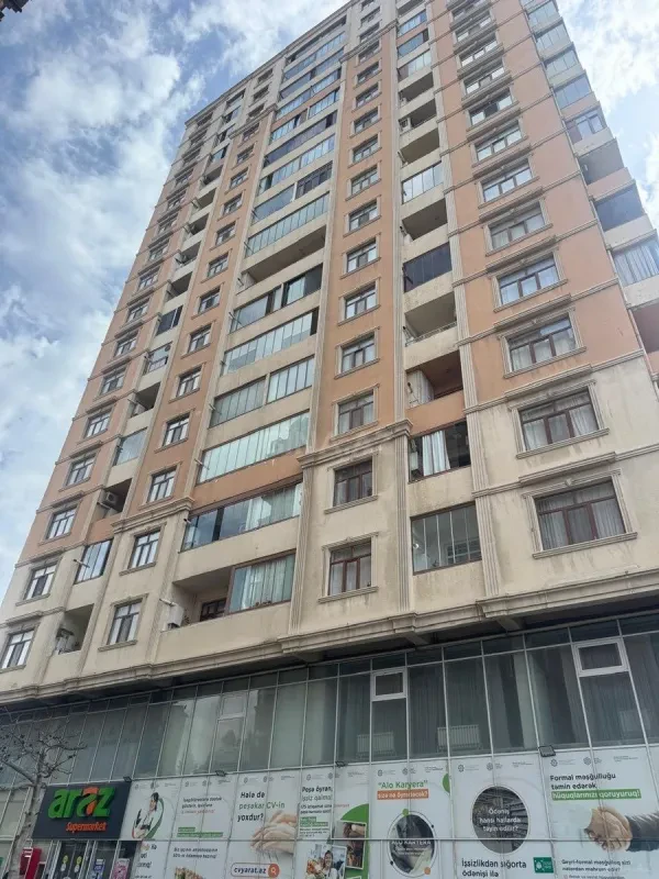Satılır 3 otaqlı mənzil 112 m²