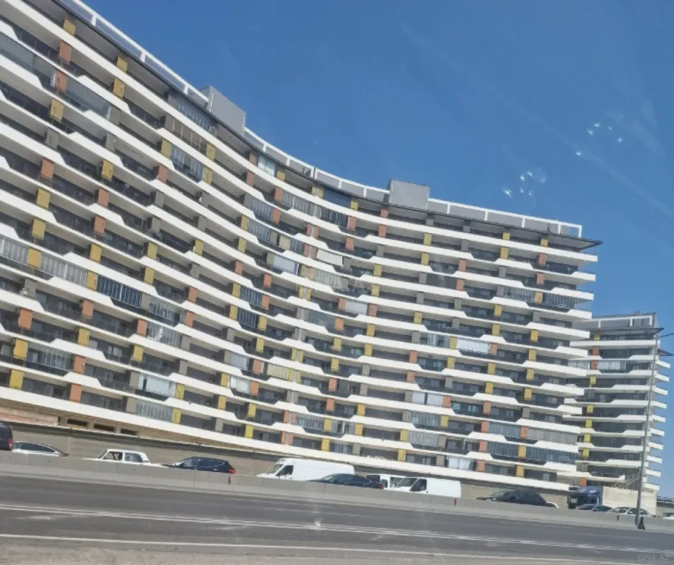 Satılır 3 otaqlı mənzil 110 m²