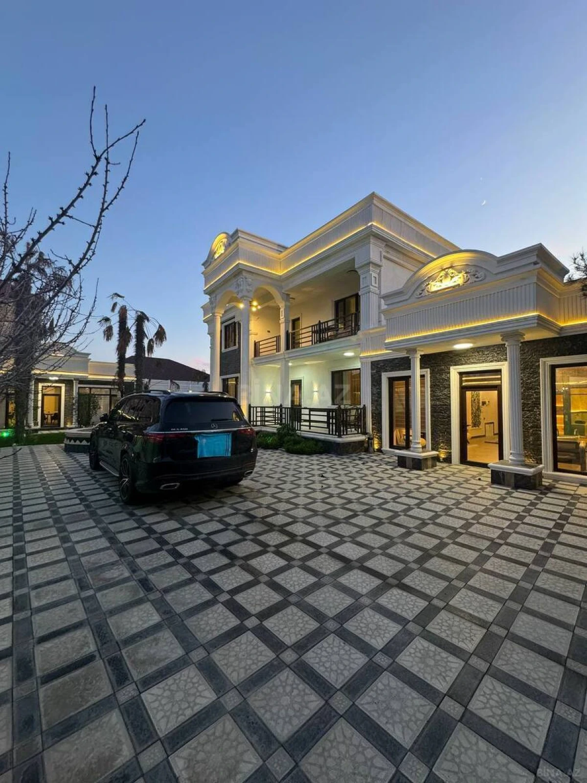 Satılır 6 otaqlı həyət evi 350 m²