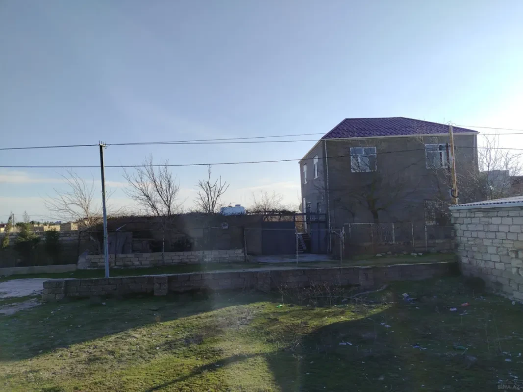 Satılır 5 otaqlı həyət evi 180 m²