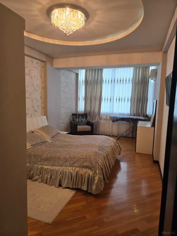 Satılır 3 otaqlı mənzil 117 m²