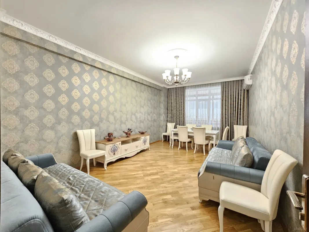 Satılır 2 otaqlı mənzil 108 m²