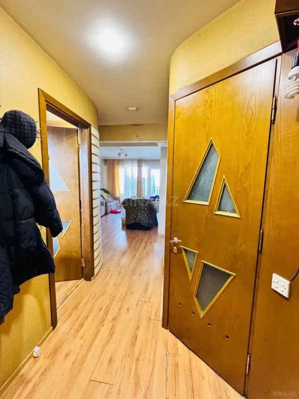 Satılır 4 otaqlı mənzil 95 m²