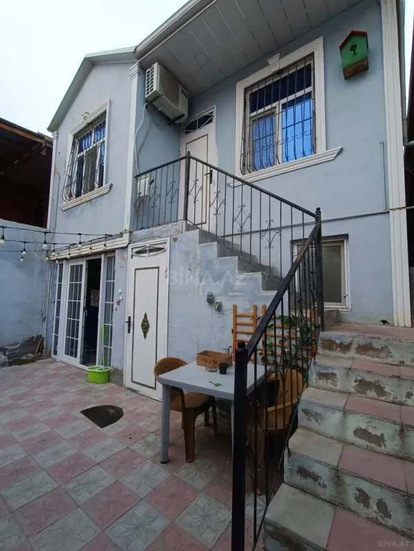 Satılır 6 otaqlı həyət evi 100 m²