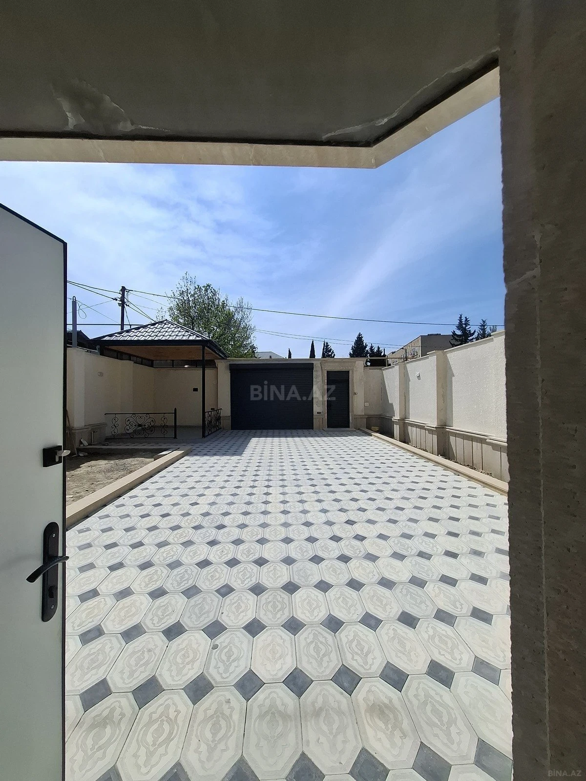 Satılır 5 otaqlı həyət evi 330 m²
