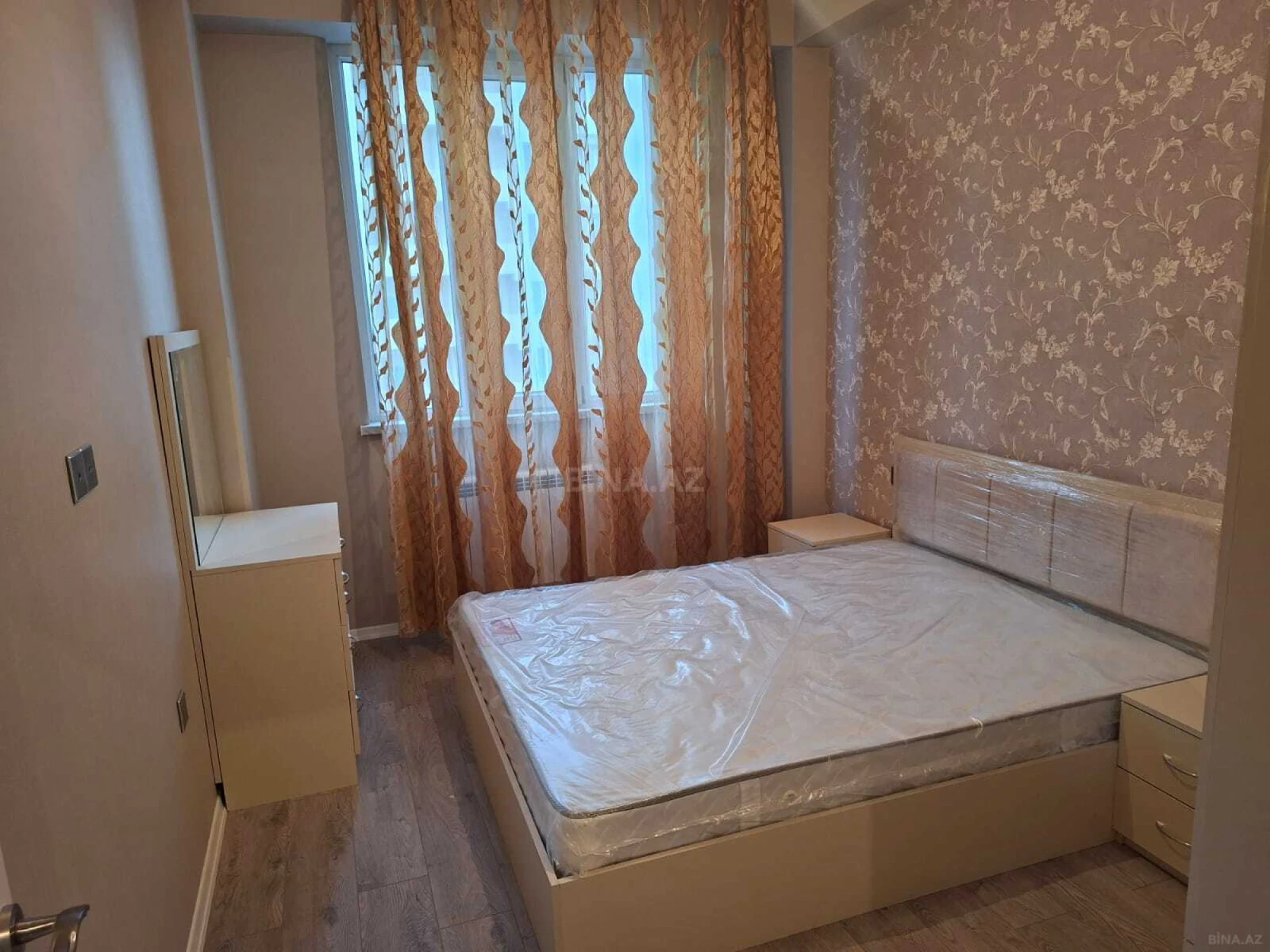 Kirayə verilir 2 otaqlı mənzil 62 m²