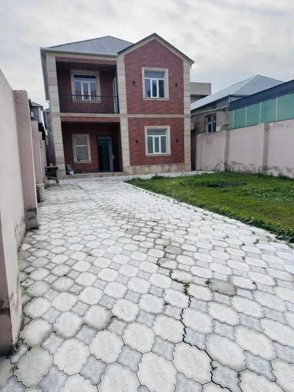 Satılır 5 otaqlı həyət evi 185 m²