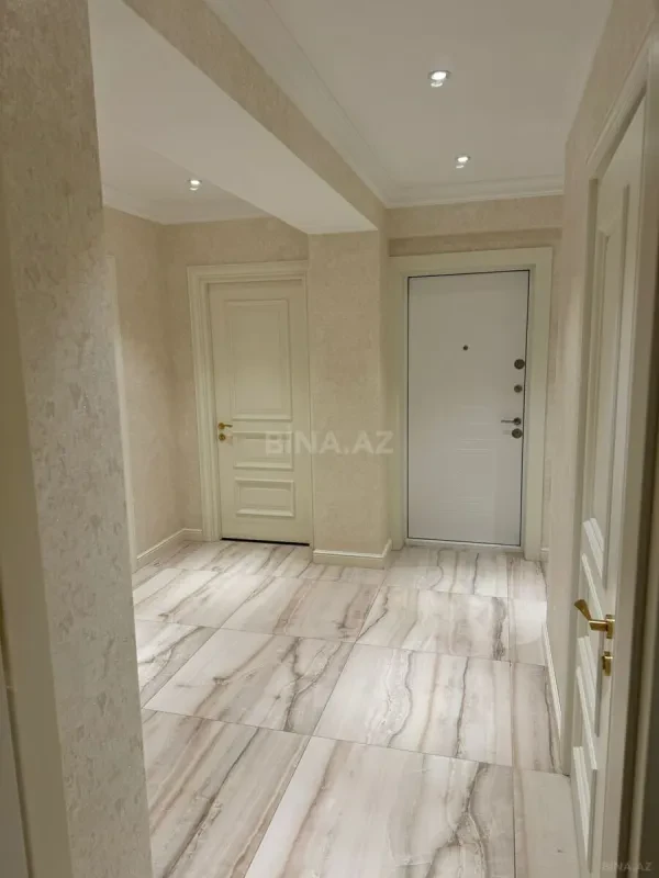 Satılır 3 otaqlı mənzil 112 m²