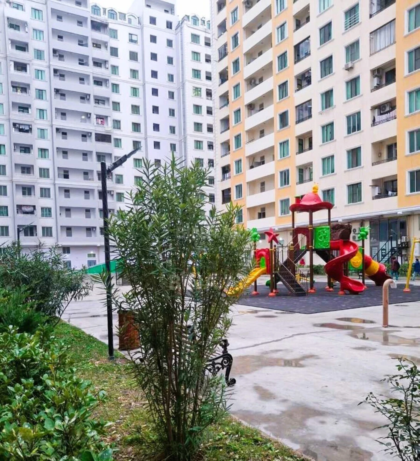 Kirayə verilir 3 otaqlı mənzil 124 m²